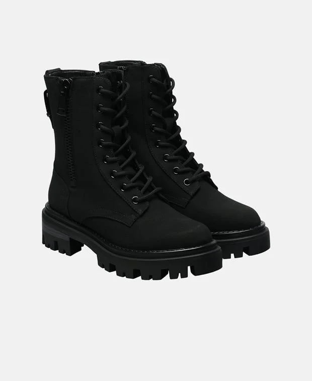 Schnürboots