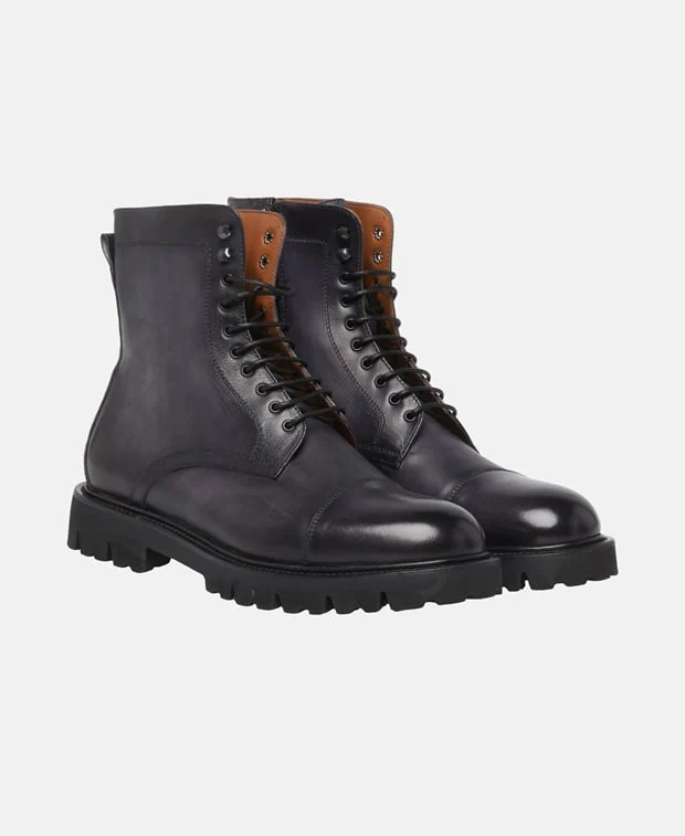 Schnürstiefeletten