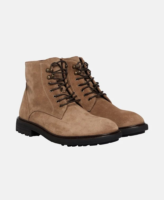 Schnürstiefeletten