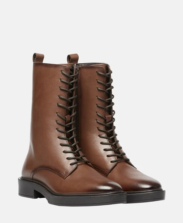 Schnürstiefeletten