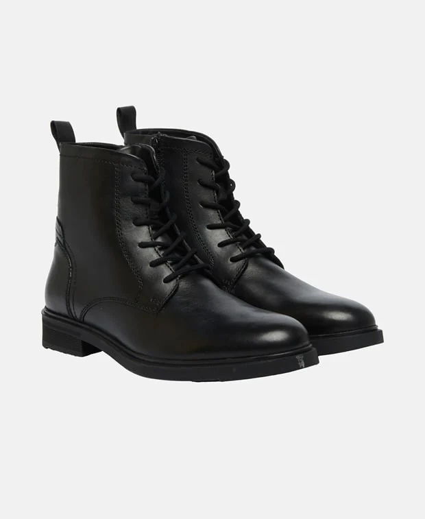 Schnürstiefeletten