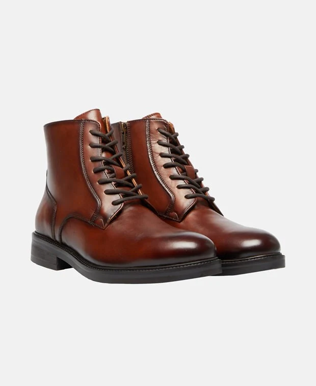 Schnürstiefeletten