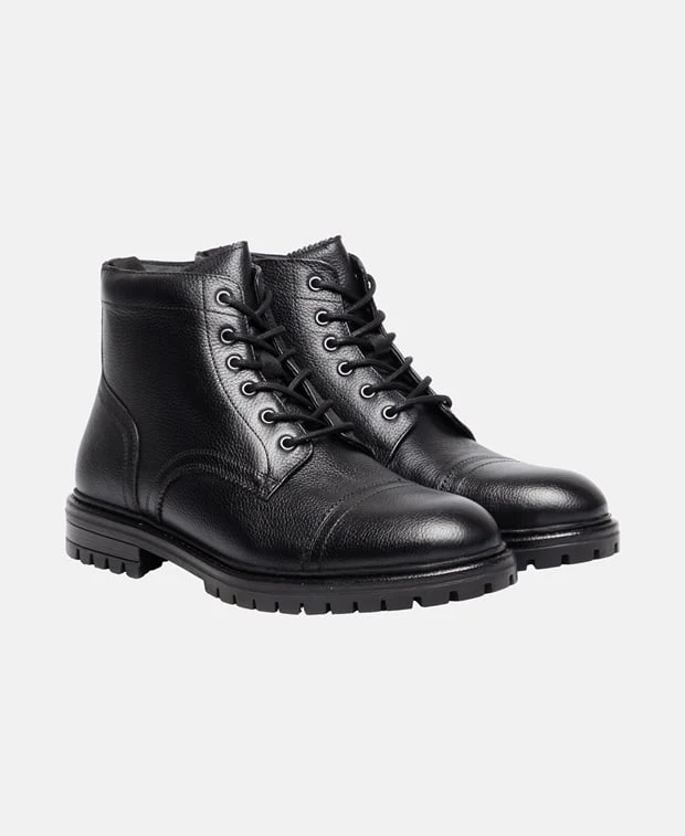 Schnürstiefeletten