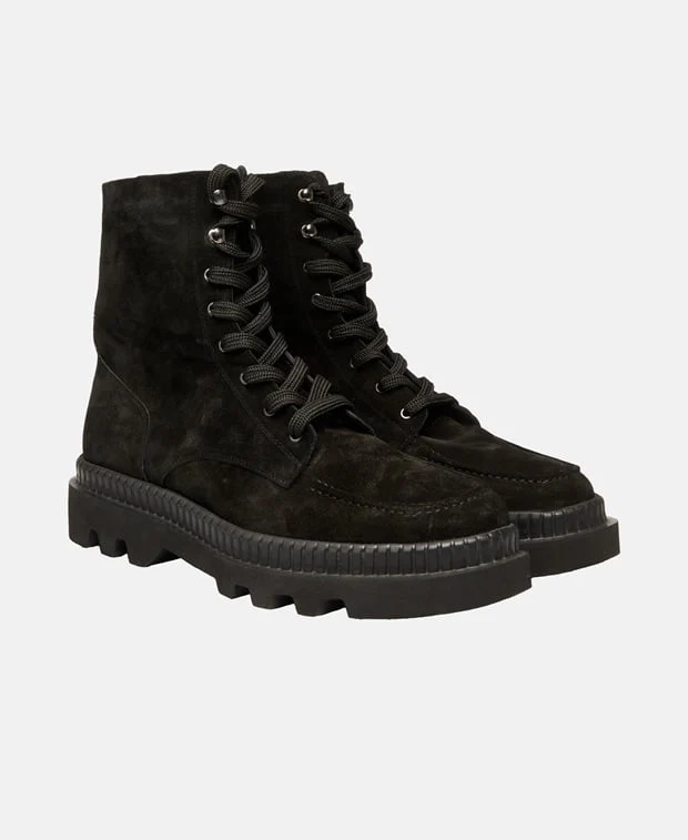 Schnürstiefeletten