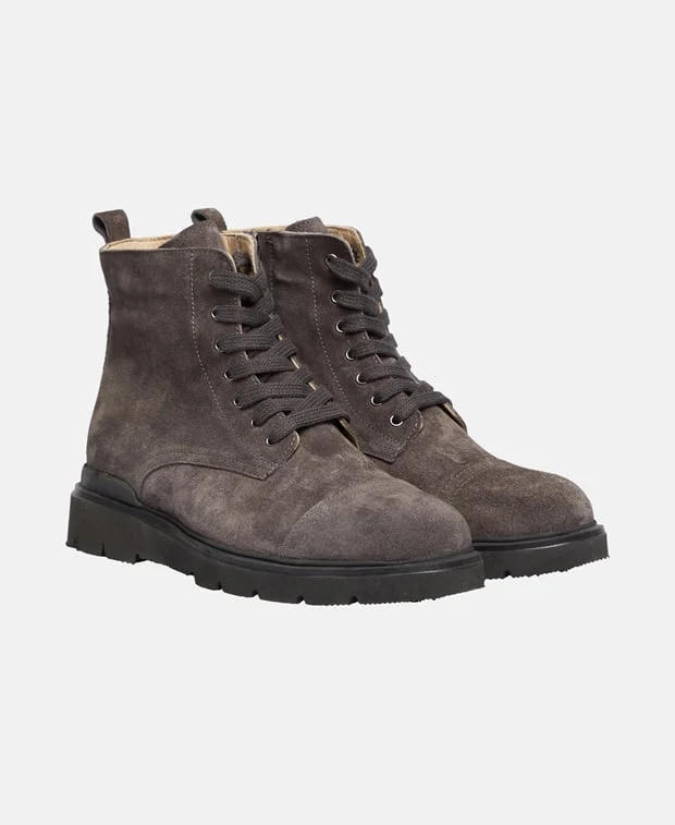 Schnürstiefeletten