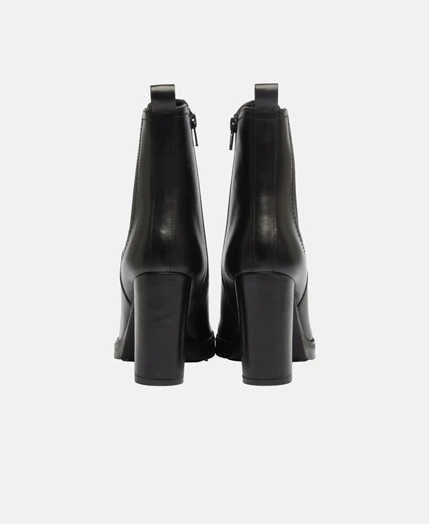 Chelsea Boots - Image 2