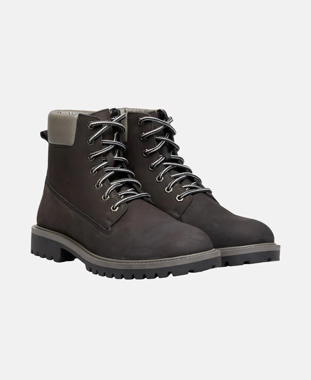 Schnürstiefeletten