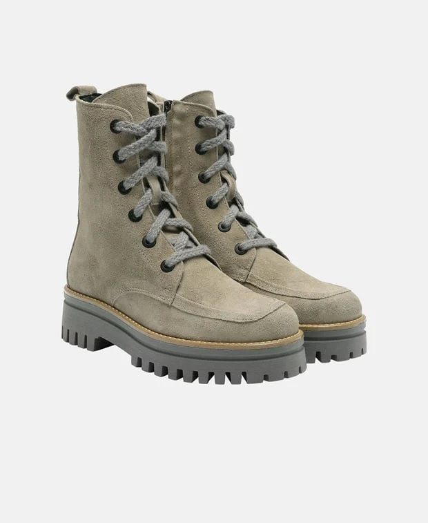 Schnürstiefeletten