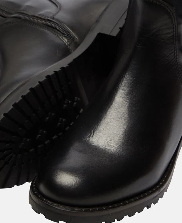 Boots - Image 5