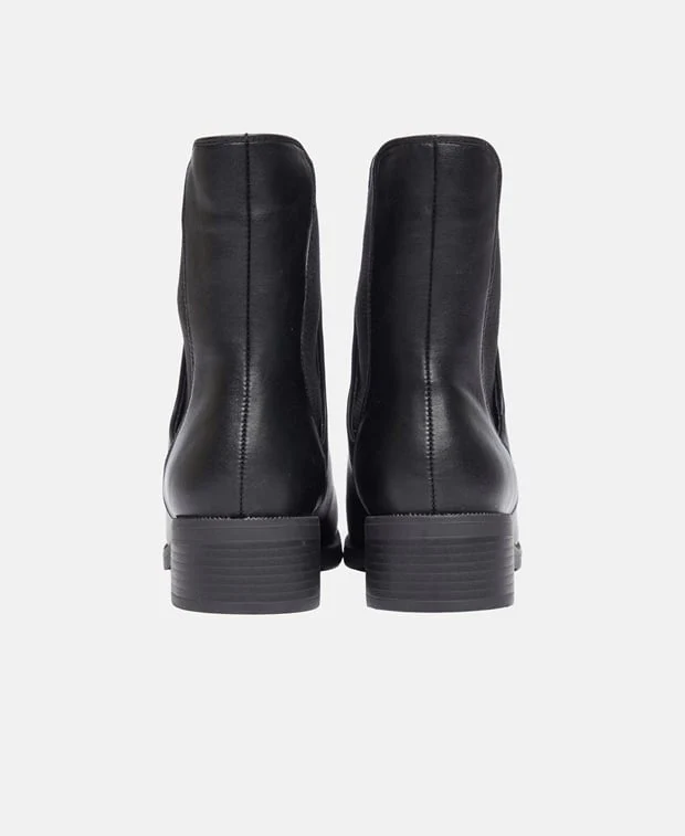 Chelsea Boots - Image 2