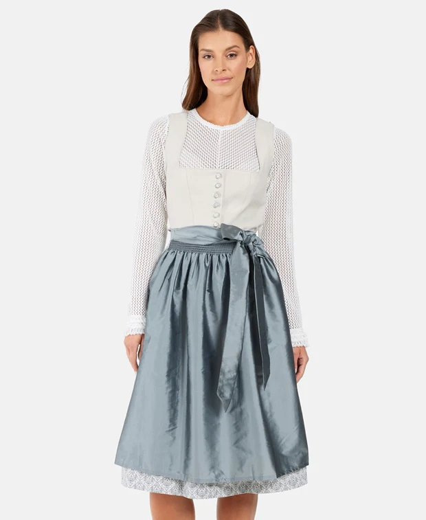 Dirndl mit Schürze