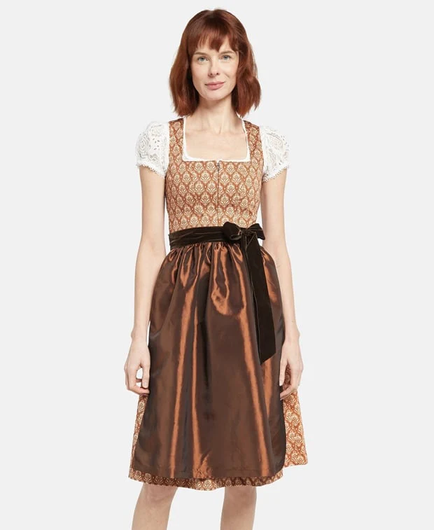 Dirndl mit Schürze