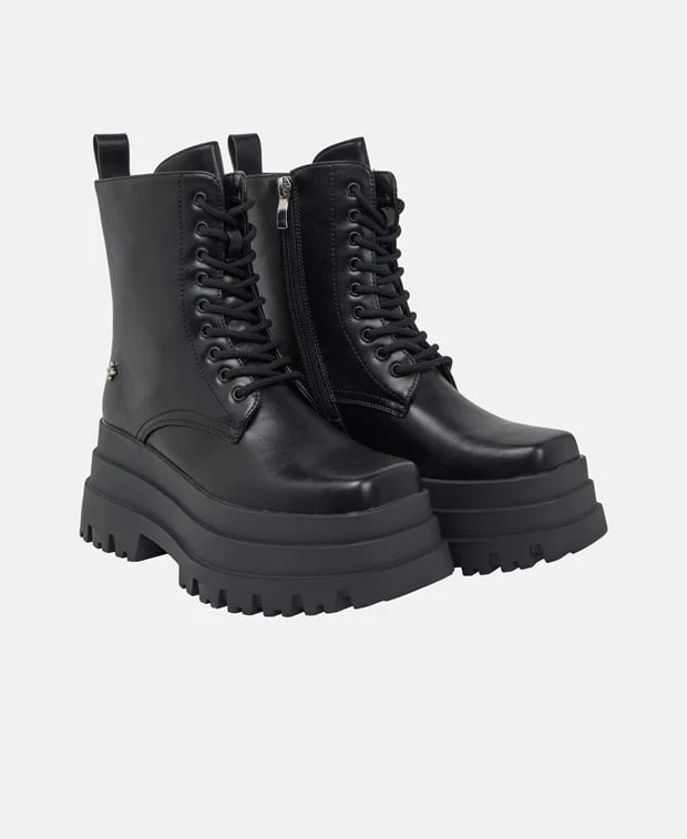 Schnürboots
