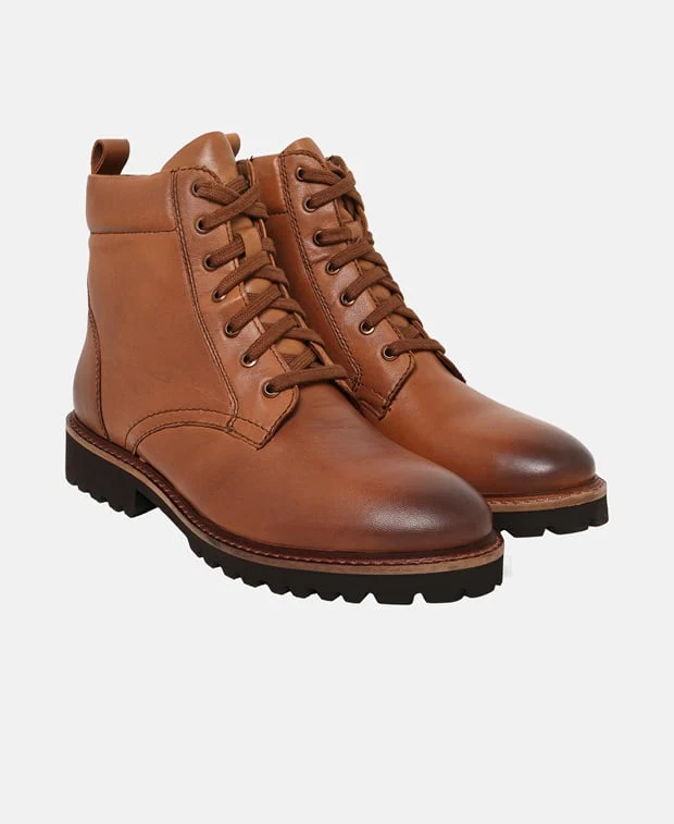 Schnürstiefeletten