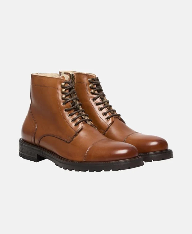 Schnürstiefeletten