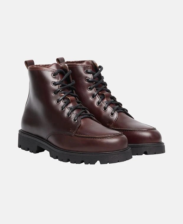 Schnürstiefeletten