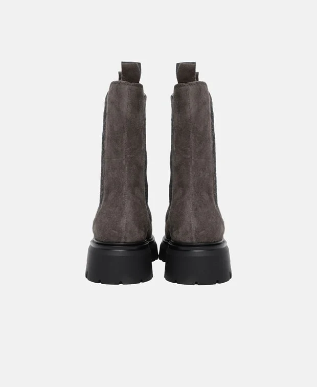Chelsea Boots - Image 2