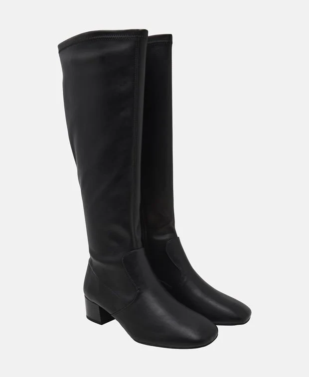 Wadenhohe Stiefel