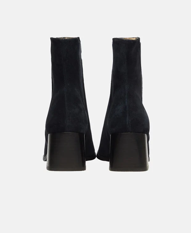 Chelsea Boots - Image 2