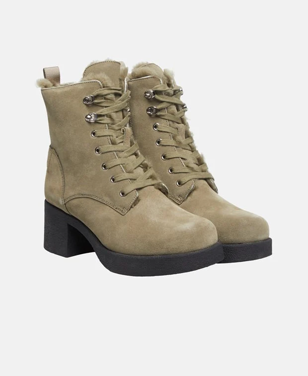 Schnürboots