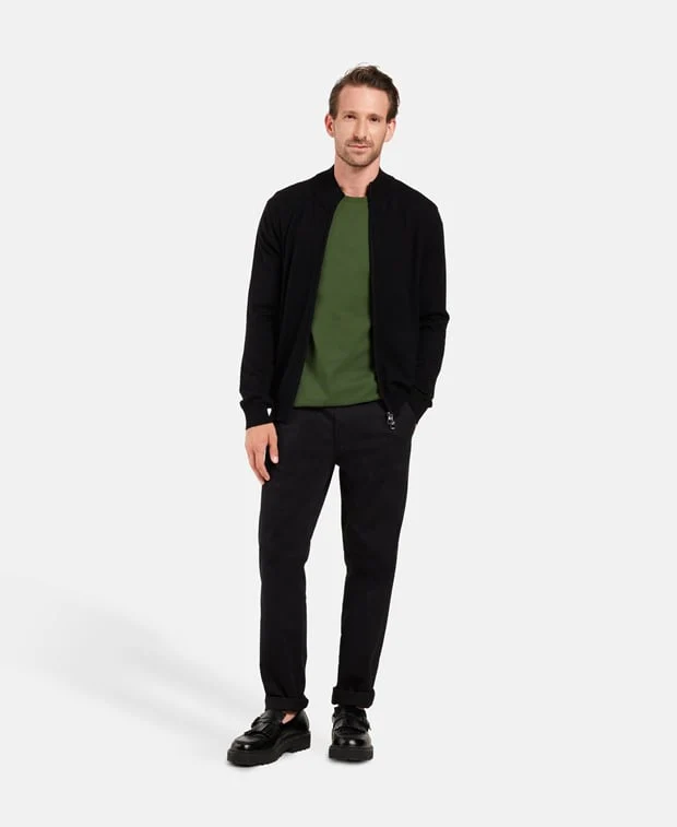 Chino - Image 5