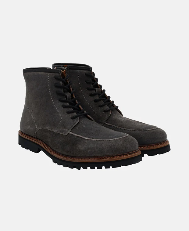 Schnürstiefeletten