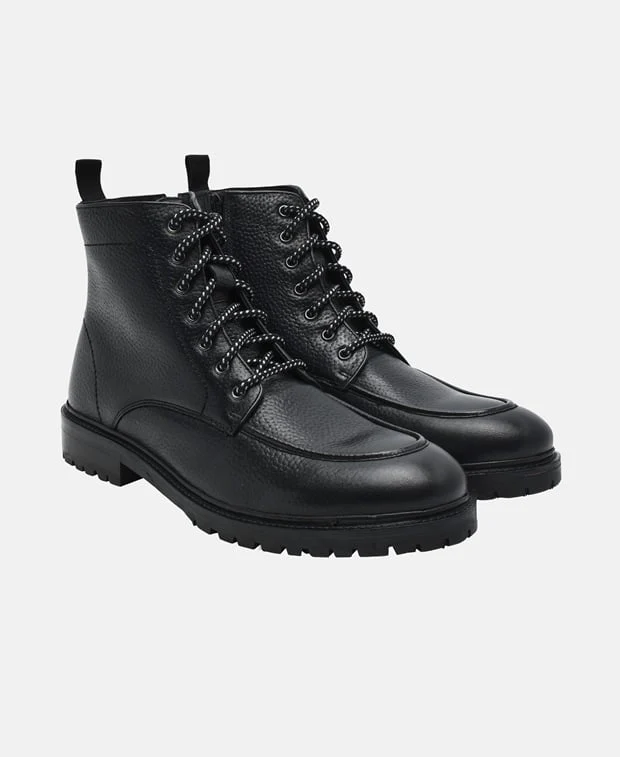 Schnürboots