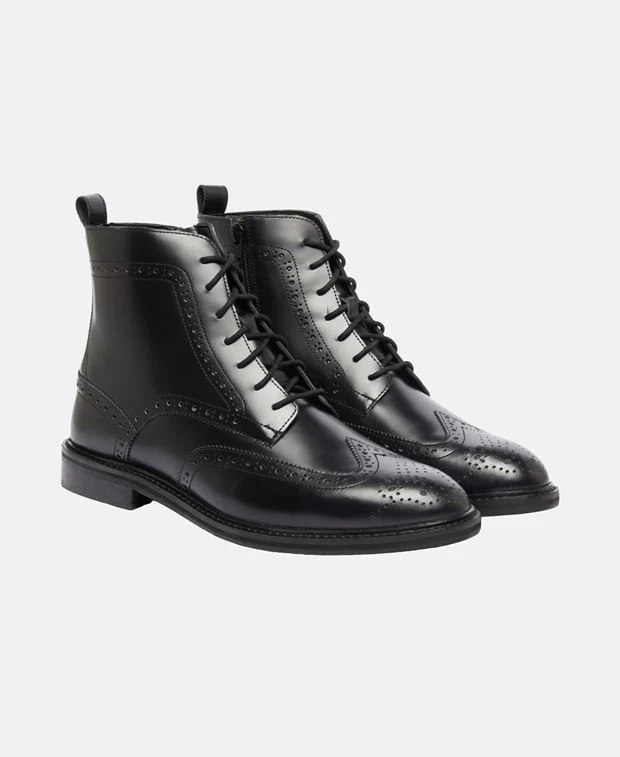 Schnürstiefeletten
