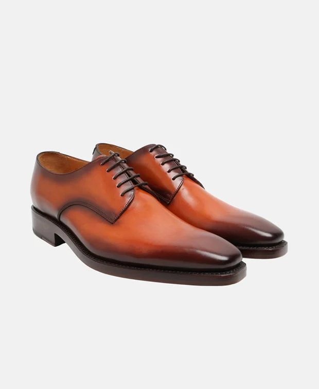 Schnürschuhe