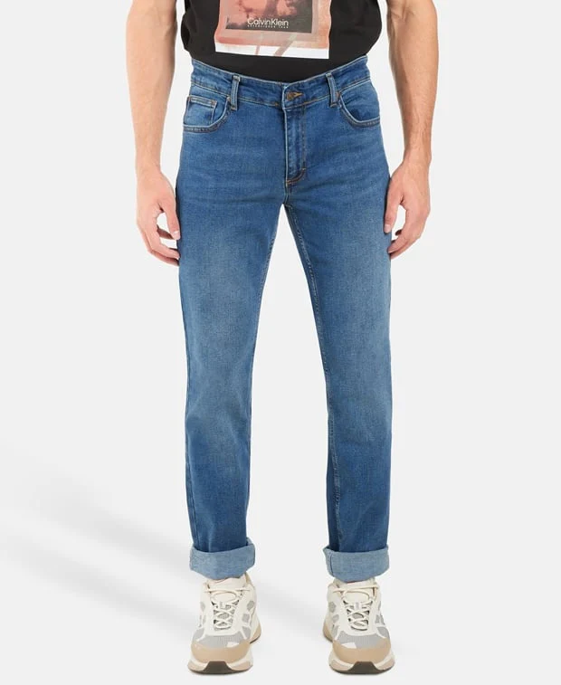 Straight-leg Jeans