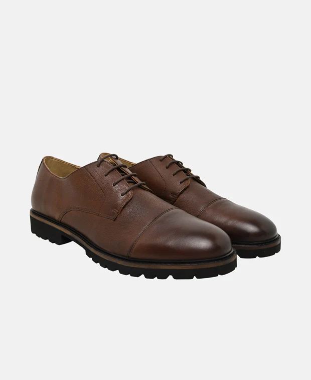 Schnürschuhe