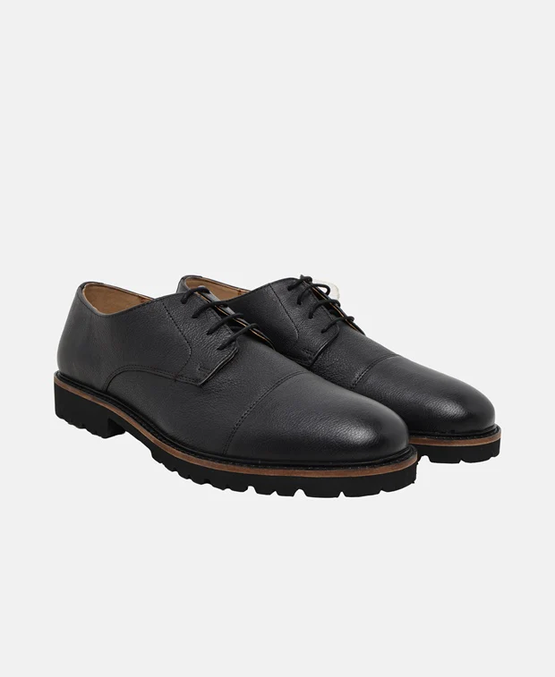 Schnürschuhe