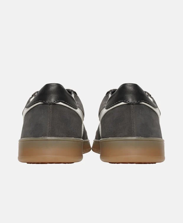 Sneaker - Image 2