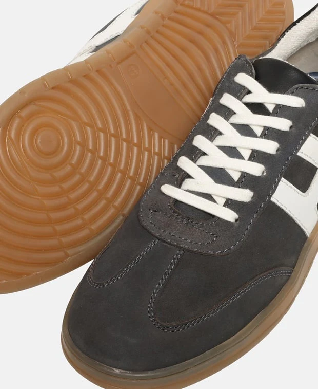 Sneaker - Image 5
