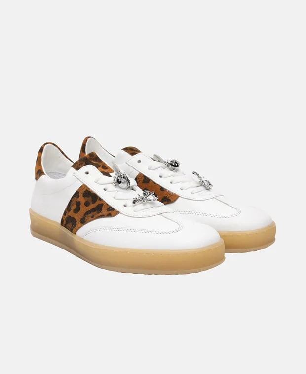 Sneaker