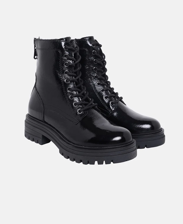 Schnürstiefeletten