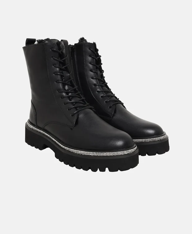 Schnürstiefeletten