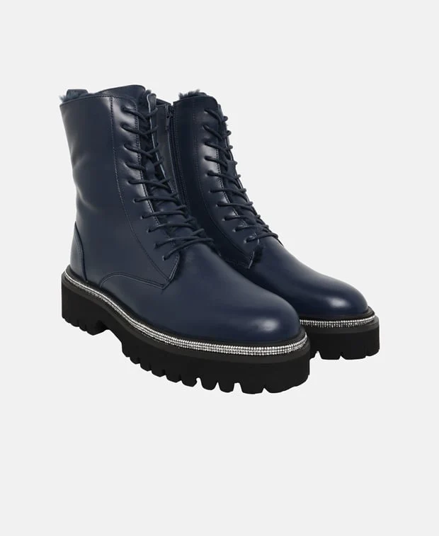 Schnürstiefeletten