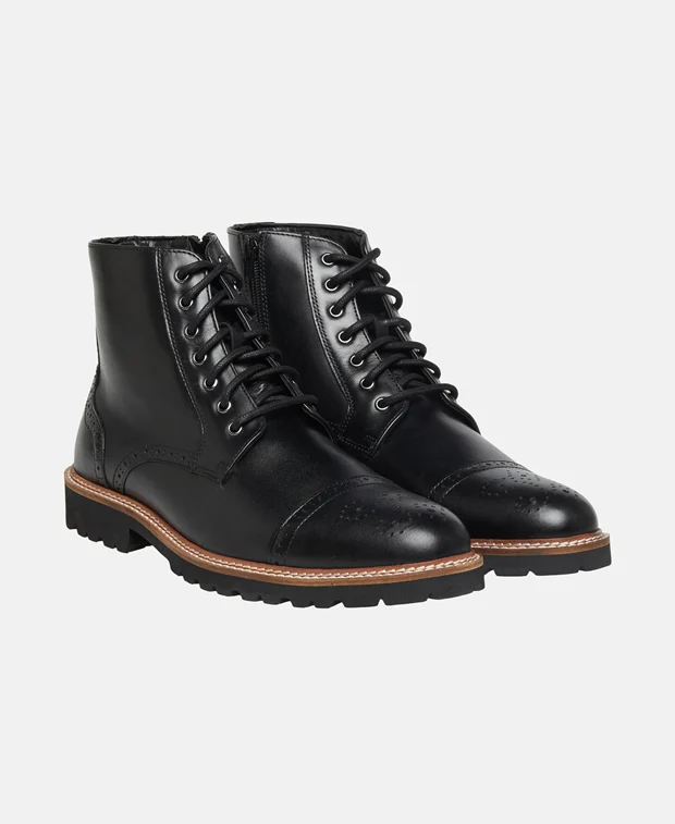 Schnürstiefeletten
