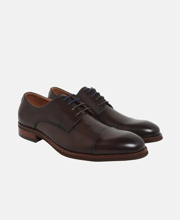 Schnürschuhe