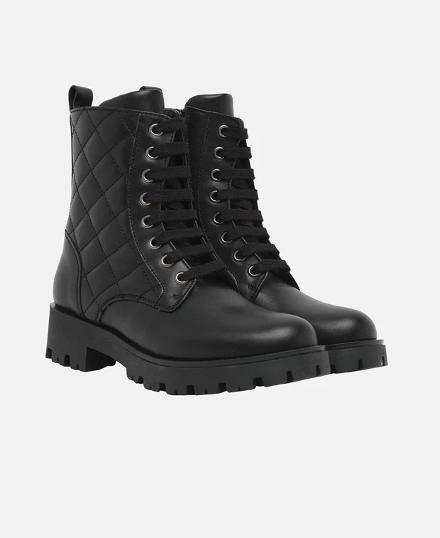 Schnürboots