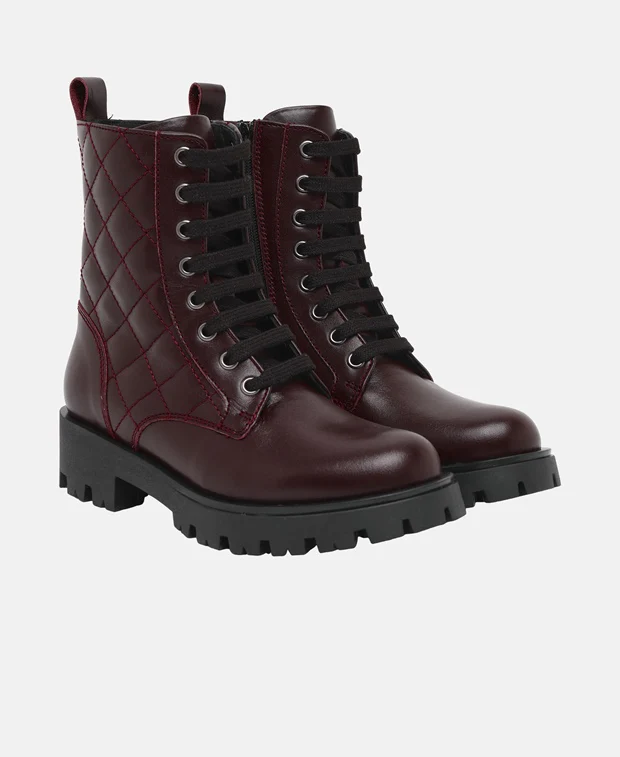Schnürboots