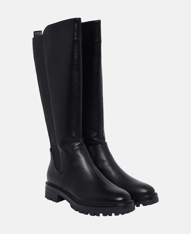 Wadenhohe Stiefel