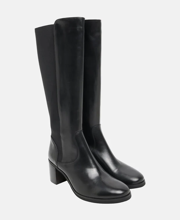 Wadenhohe Stiefel