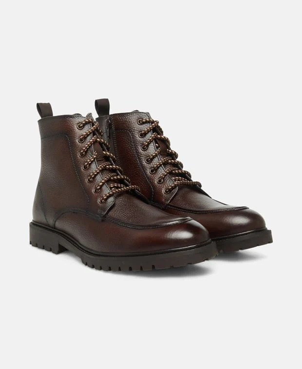 Schnürstiefeletten