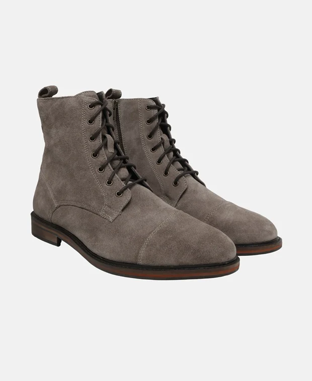 Schnürstiefeletten