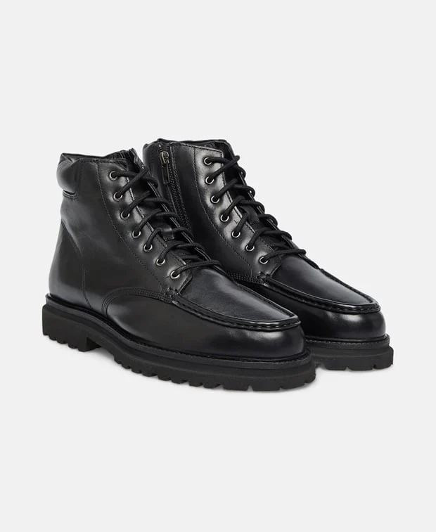 Schnürstiefeletten