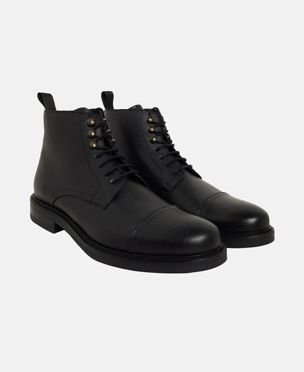 Schnürstiefeletten