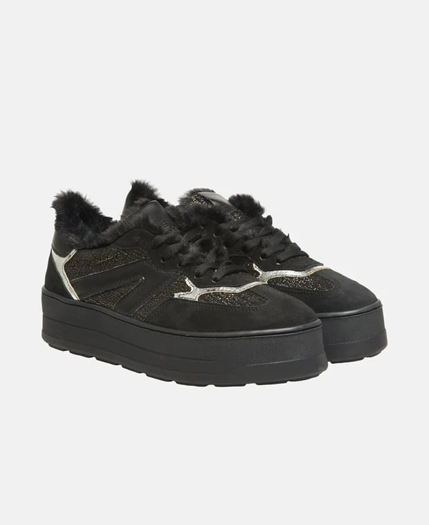Sneaker