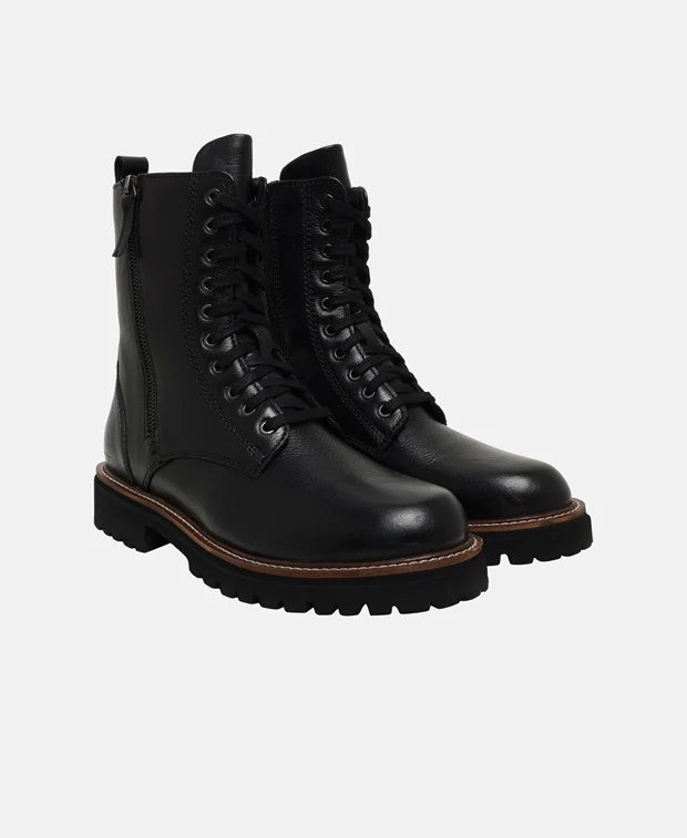 Schnürstiefeletten